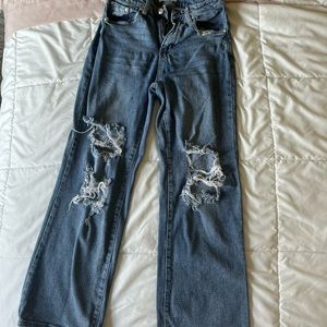 Super cute ripped jeans
